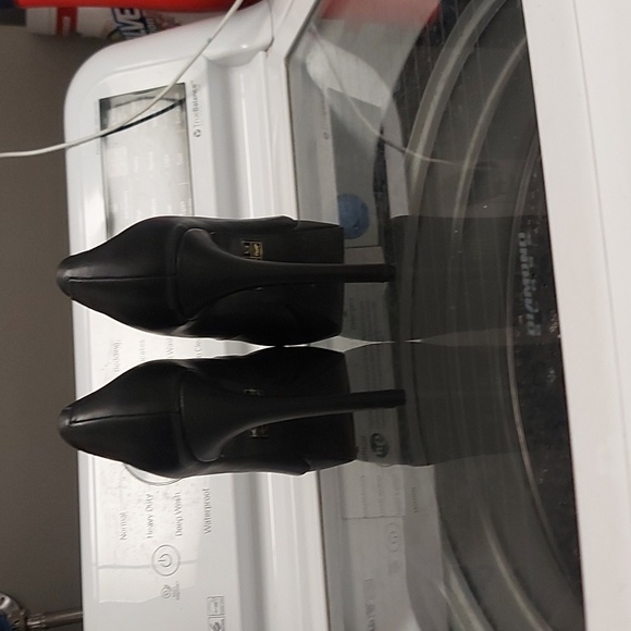 Black Platform Pumps - Picture 4 of 7